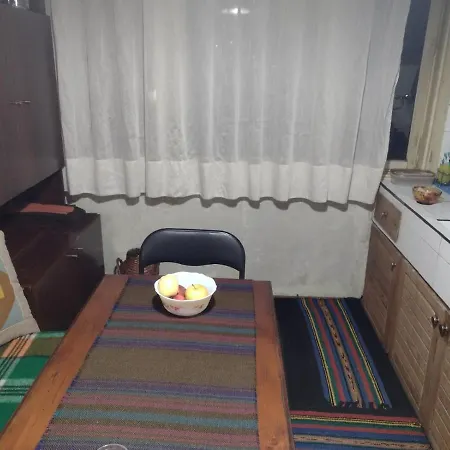 Уютен Дом * Szmoljan